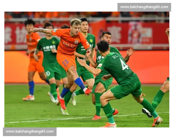 山东鲁能迎战广州恒大焦点对决牵动中超争冠走势前景与球迷期待 山东鲁能迎战广州恒大焦点对决牵动中超争冠走势前景与球迷期待